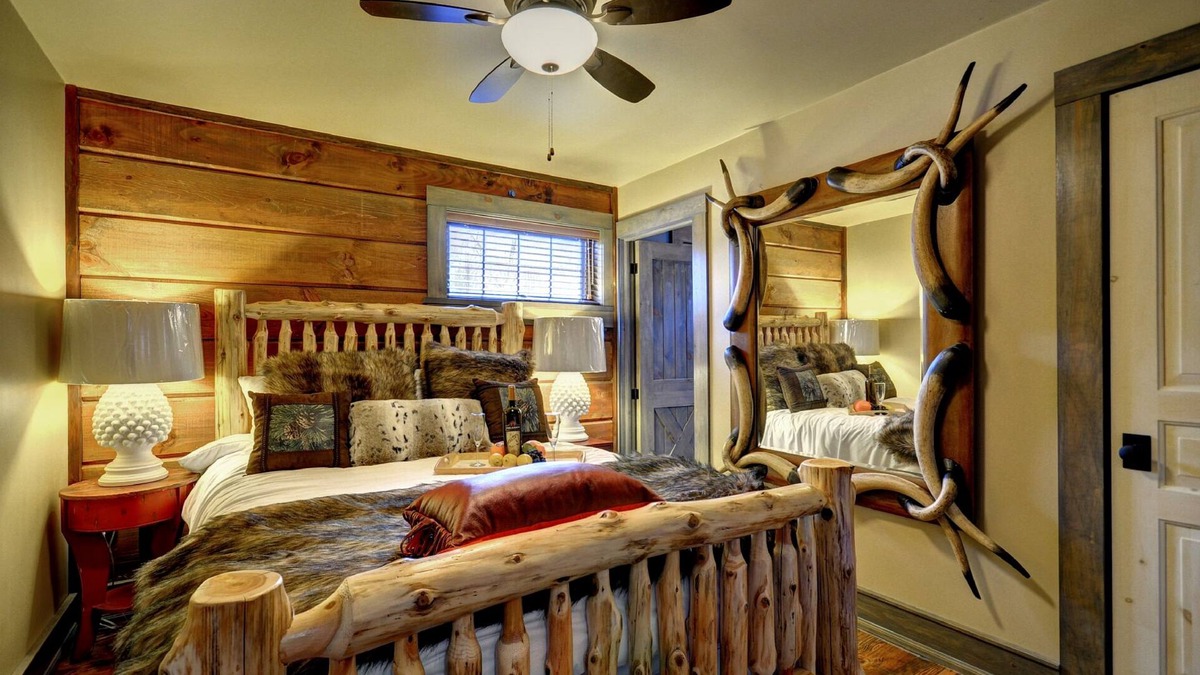 Eagle Lake Cottage | Stunning Log Cabin