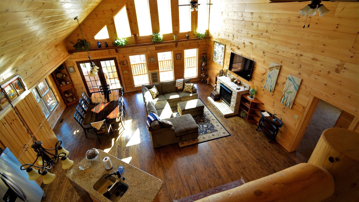 Saluda Cabin | Stunning Log Home, 6 bedrooms, 5.5 baths, sleeps 11 on 10 secluded acres