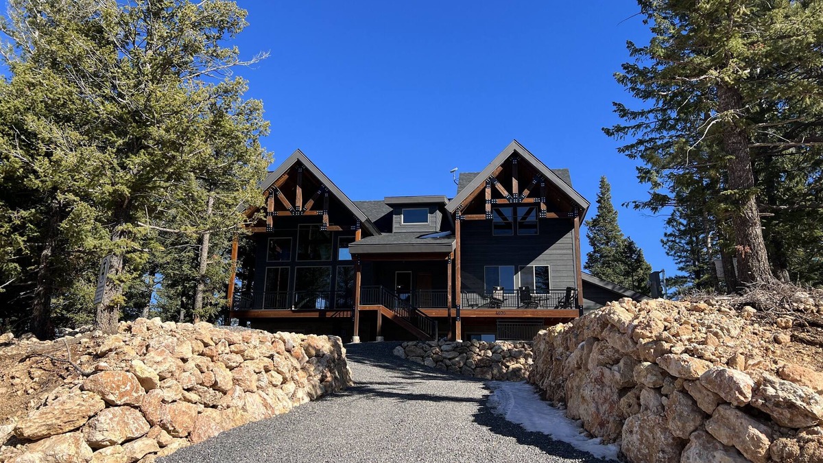 Duck Creek Village Cabin | Stunning Luxury Executive Style Cabin 7 BR 4.5 BA Hi Speed Wi-Fi