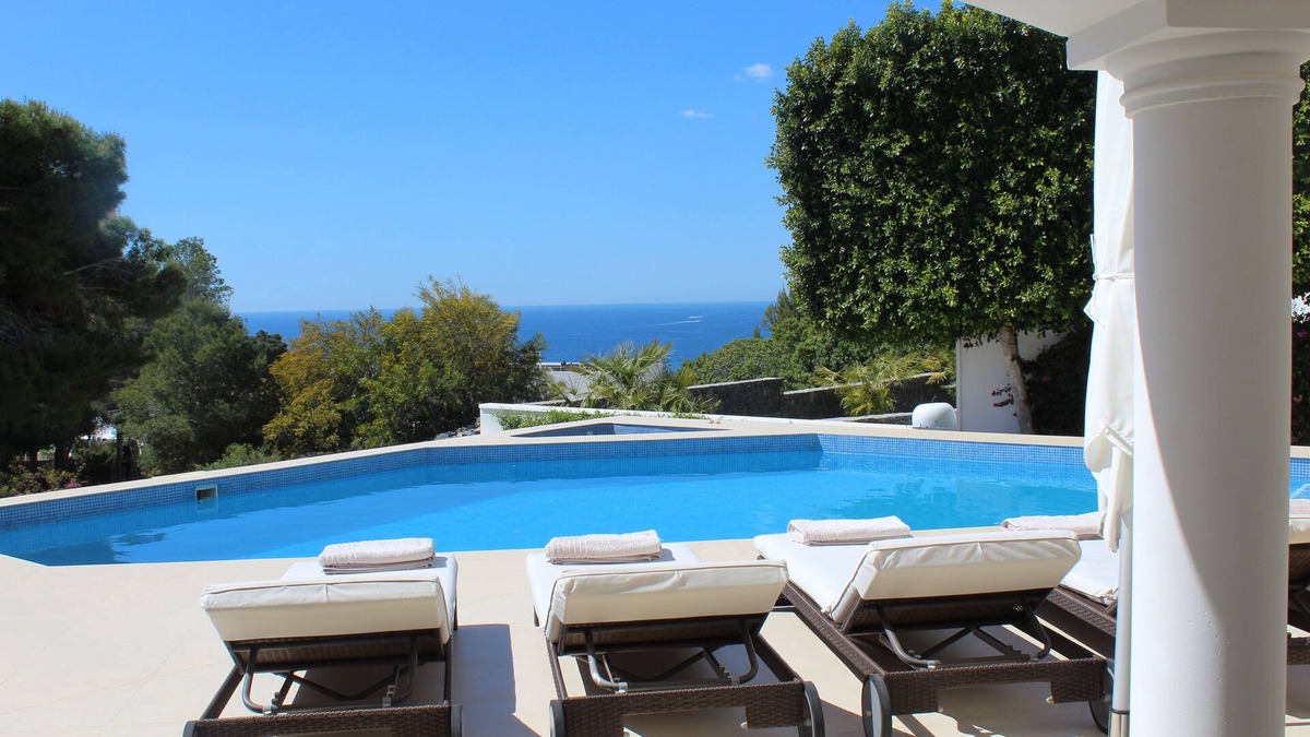 Moraira Villa | Stunning Luxurious Villa 5 minutes' walk from El Portet beach with Sea Views