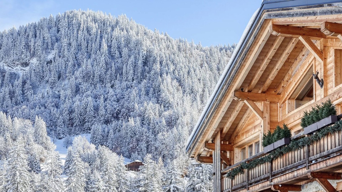 Praz-sur-Arly Ski Chalet | Stunning luxury chalet with pool directly on the slopes