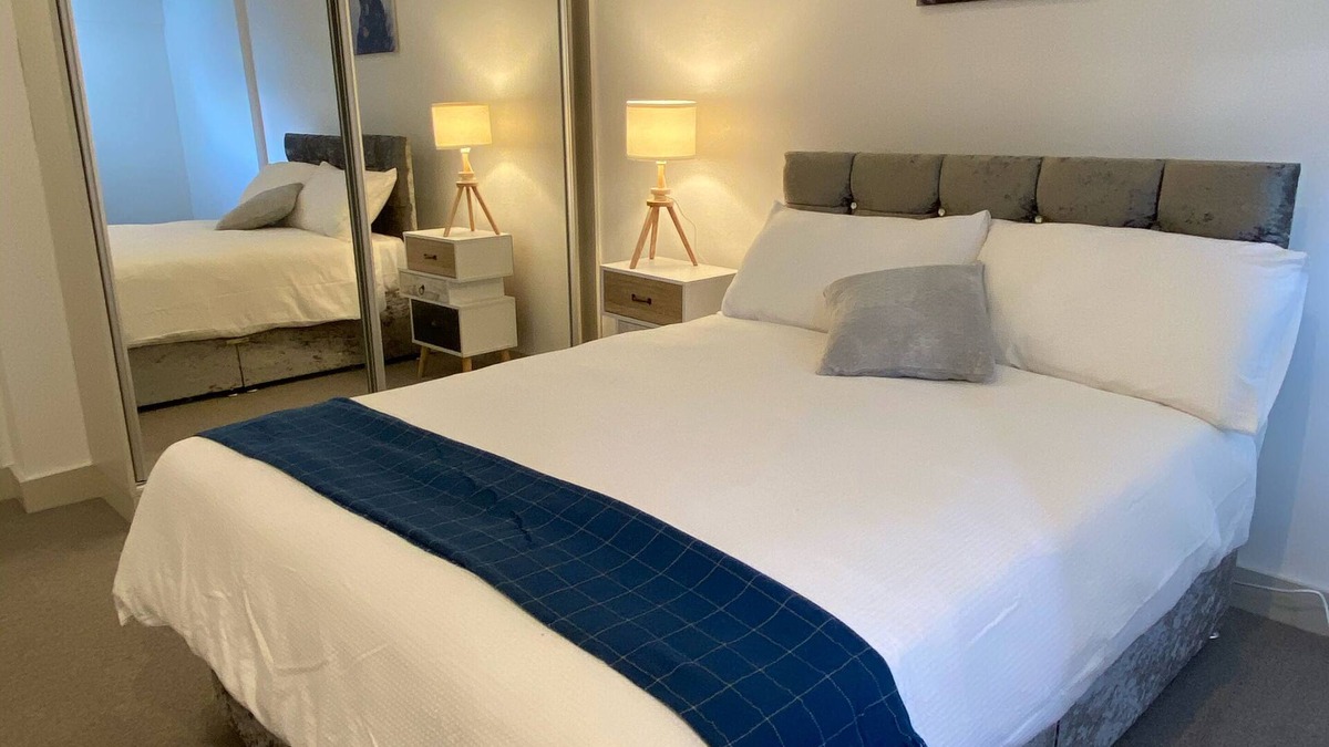 Wallington Apartment | Stunning & Luxury Ground Floor Flat (H)