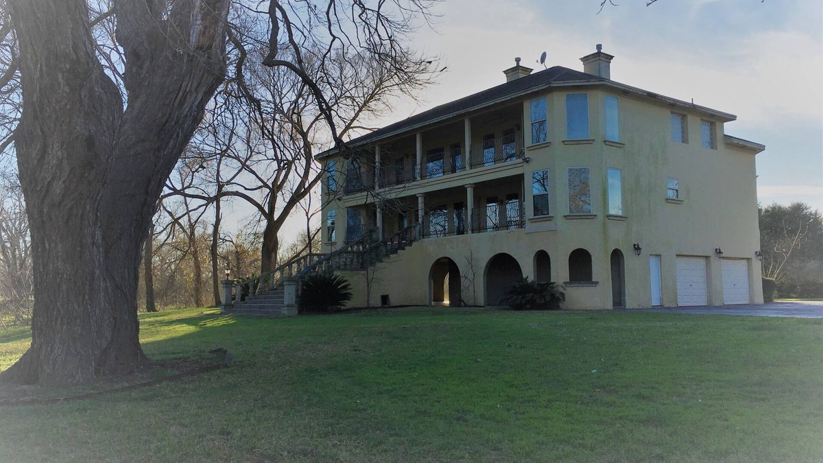 Seguin House | Stunning Mediterranean Style Home on the Guadalupe River in Downtown Seguin