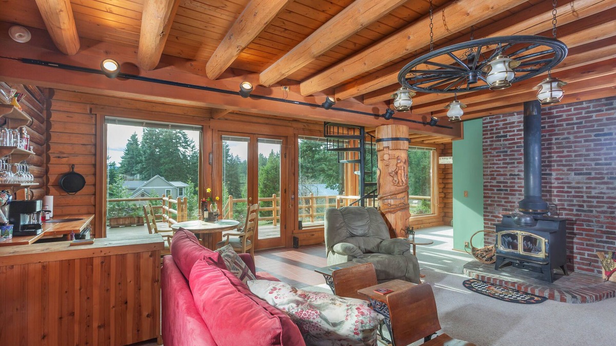 Hood River House | Stunning Mountain Cabin, Great Mountain Views, A/C