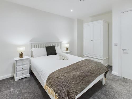 Ormeau Apartment | Stunning modern 1 bed apartment