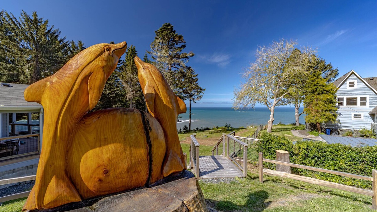 Trinidad House | Stunning modern 3BR, 2BA Oceanside Bluff Retreat in Trinidad, California