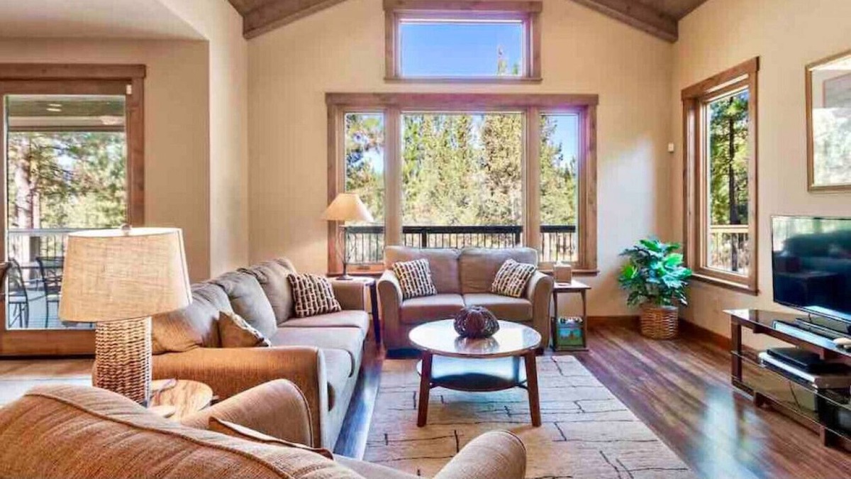 Gold Mountain House | Stunning Modern Mountain Cabin | Privacy | Nakoma Resort | Heat/AC