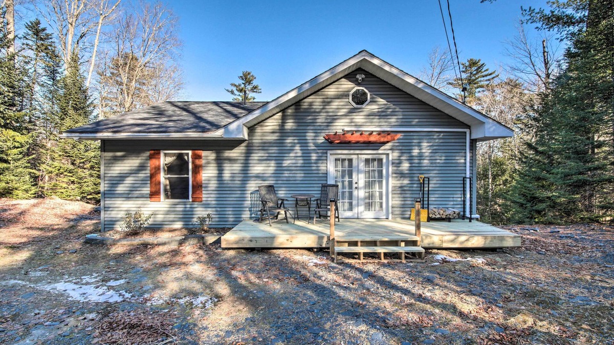 Monson House | Stunning Monson Getaway on the Water!