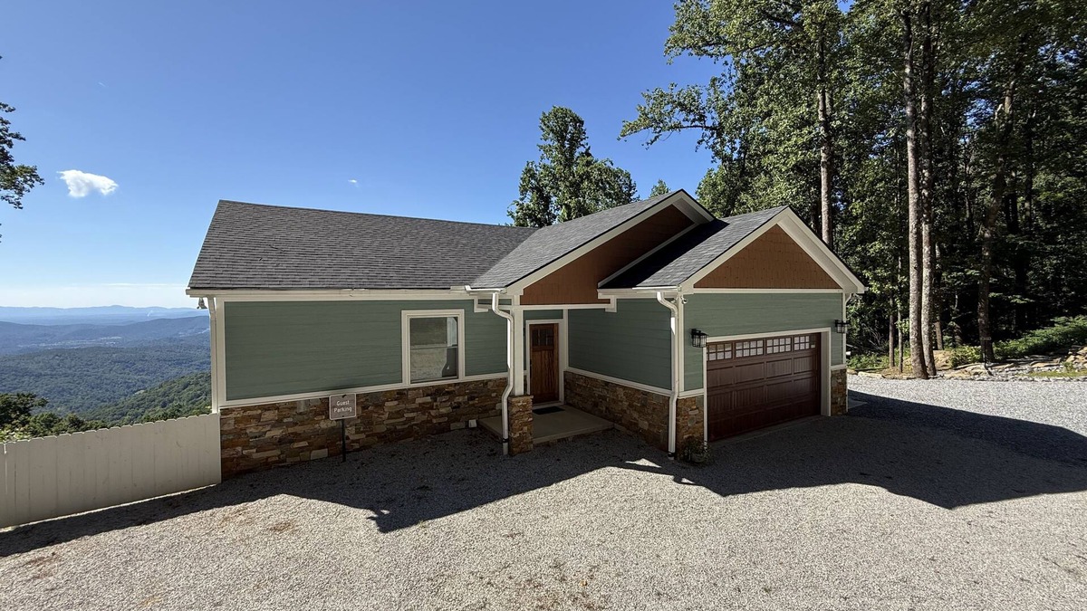 Marion Apartment | Stunning mountain view home in Little Switzerland with large viewing deck
