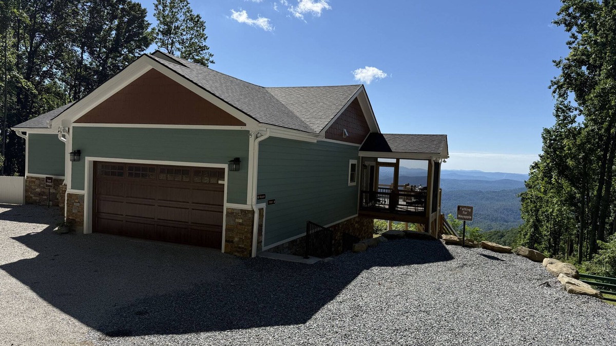 Marion House | Stunning mountain view home in Little Switzerland with large viewing deck