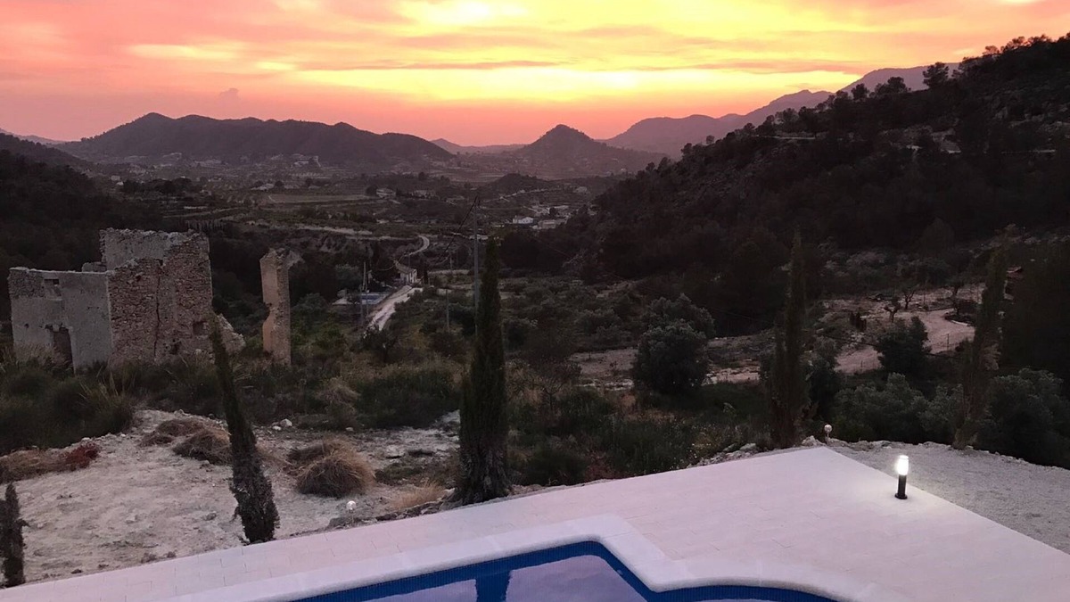 Ricote House | Stunning mountain top 5 bedroom Farmhouse, large pool near Murcia, Costa Blanca