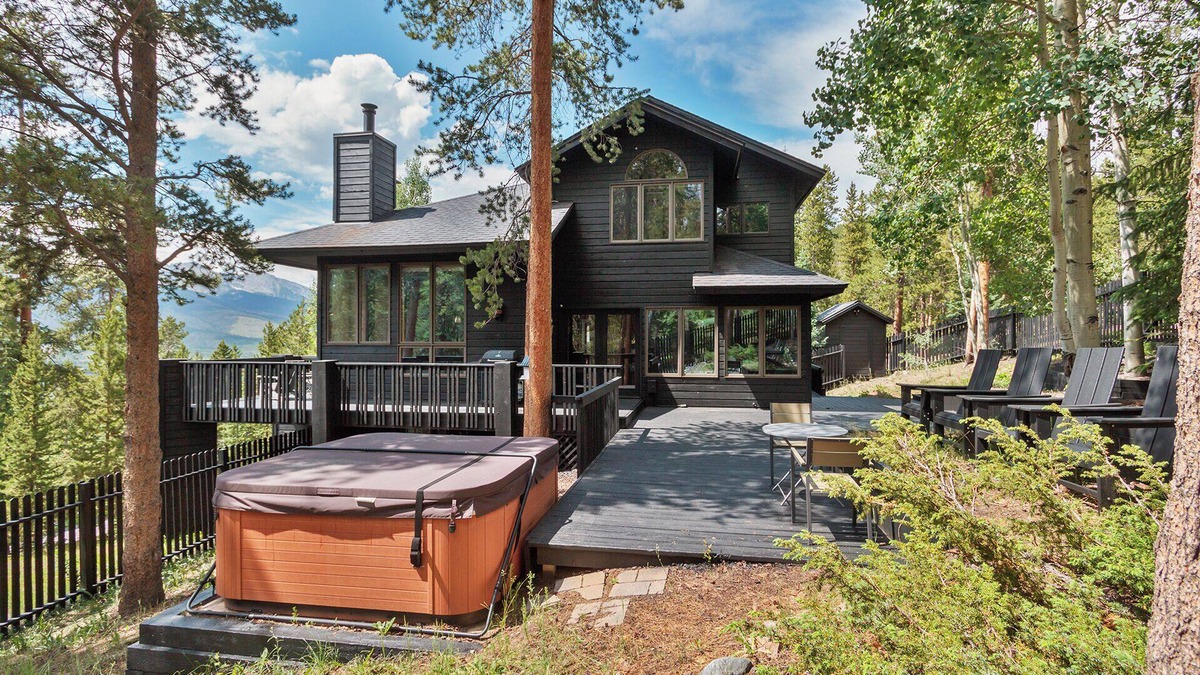 Forest Hills House | Stunning Mountain Modern Home, Breathtaking Views Of Slopes Minutes From Gondola