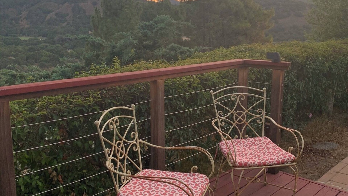Carmel Valley House | Stunning Mountain Views - Bright & Cheerful - Wine Tasting Village Charm