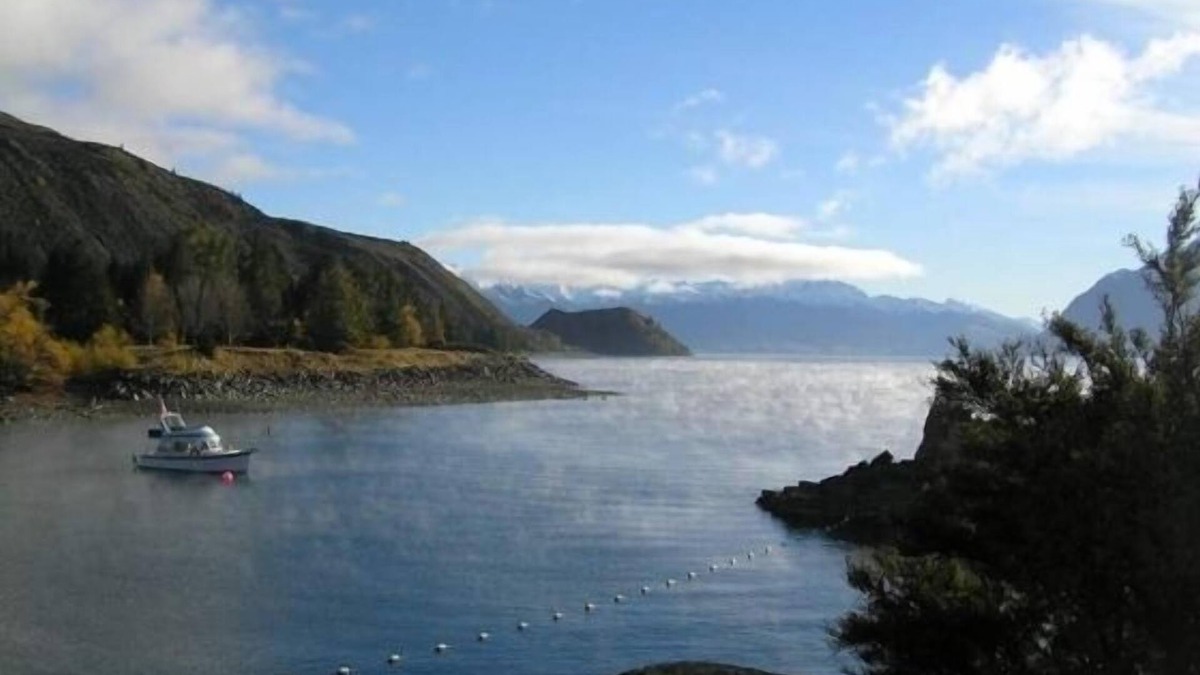 Lake Hawea House | Stunning mountain views