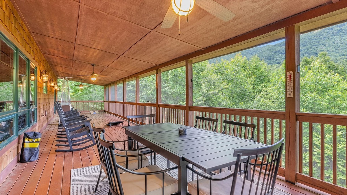Laurel Ridge House | Stunning Mtn Views~ HotTub~Movie Theater~Game Room