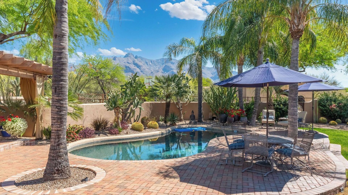 Shadow Hills House | Stunning oasis, spectacular hiking, golf, views & more in Catalina Foothills!