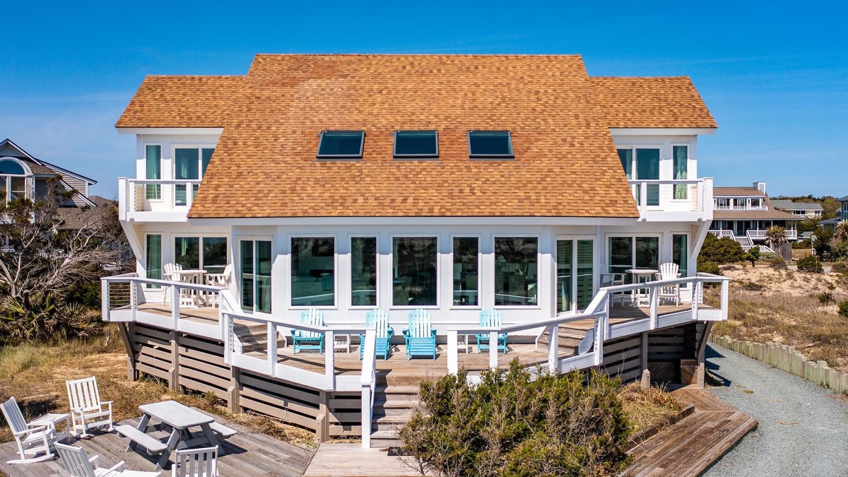 South Beach House | Stunning Oceanfront - Expansive Views - Central Location near Market & BHI Club