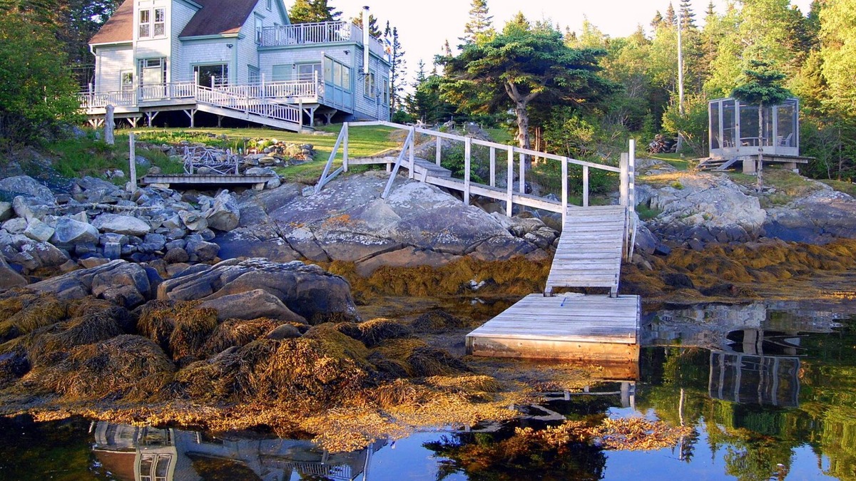 LaHave House | Stunning Oceanfront Island Home! On Secluded Cove Near Lunenburg. Car-Accessible