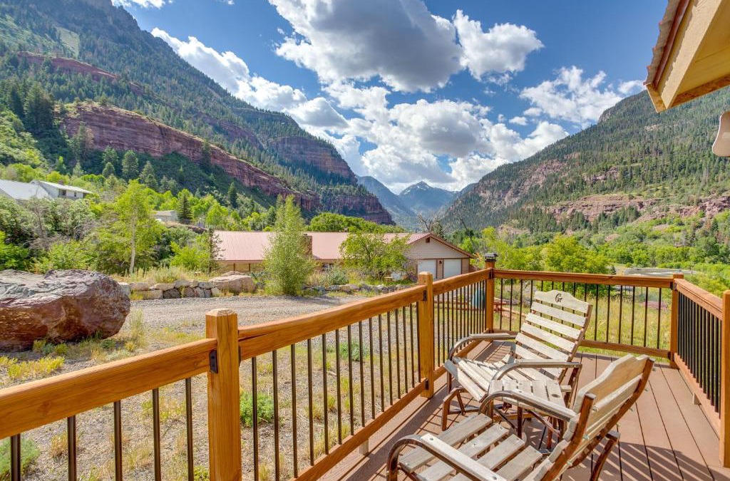 Ridgway House | Stunning Ouray Escape with Panoramic Mountain Views!