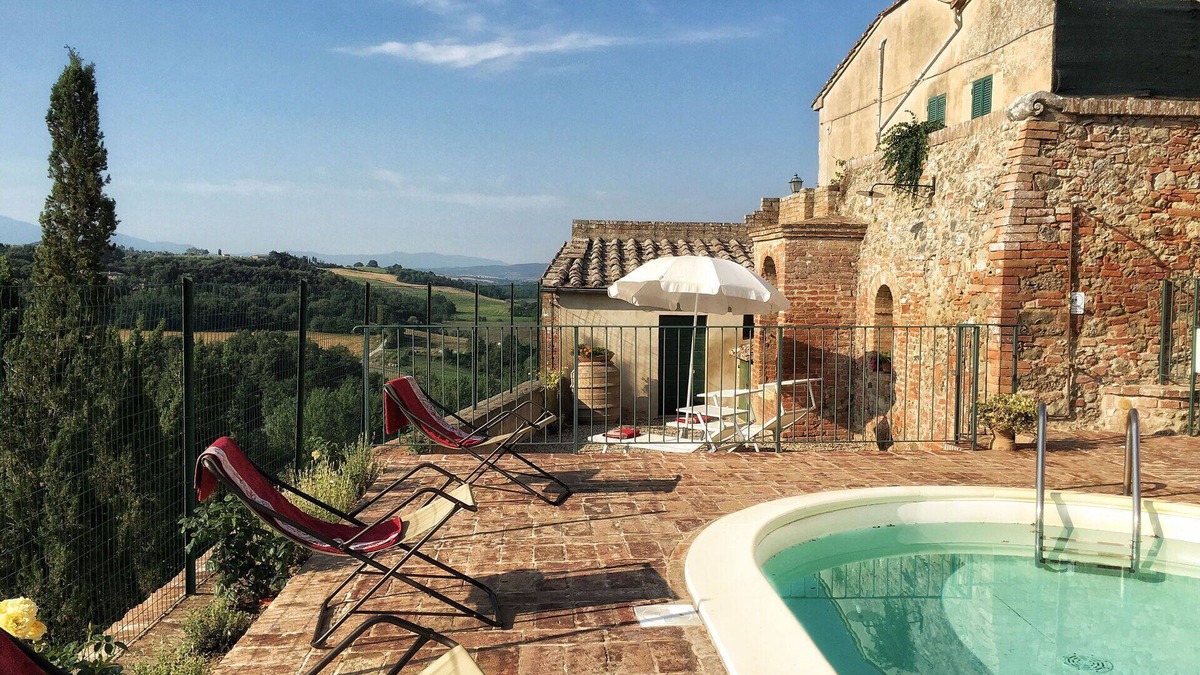San Giovanni d'Asso House | Stunning private villa with A/C, WIFI, private pool, TV, patio, panoramic view, close to Montalcino