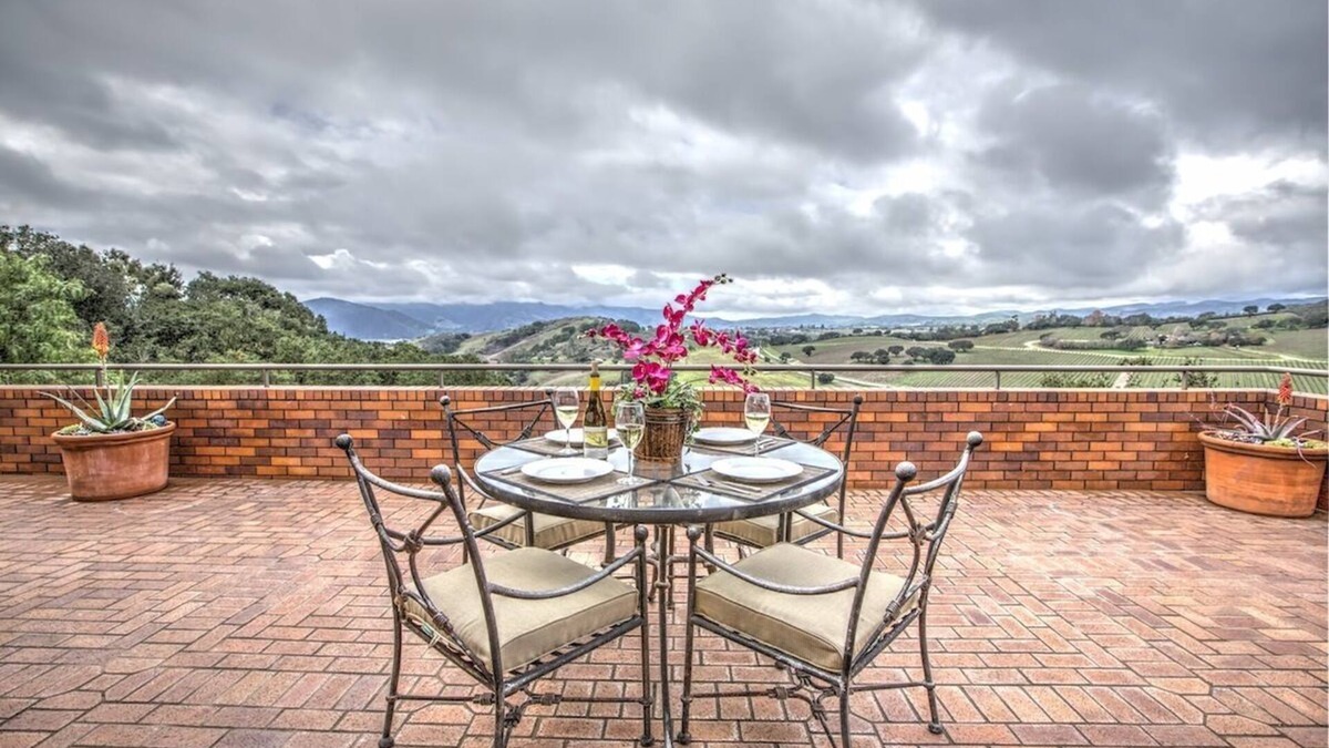 Solvang House | Stunning Panoramic Views- 31 day minimum