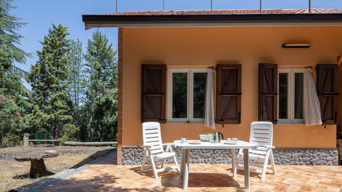 Linguaglossa Villa | Stunning private villa for 8 people with WIFI, TV and terrace