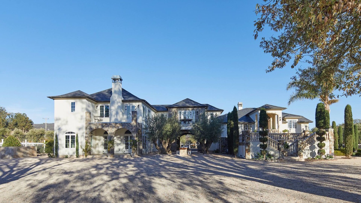 Sonoma House | Stunning Private Estate features terraces & poolside patios & entertaining areas