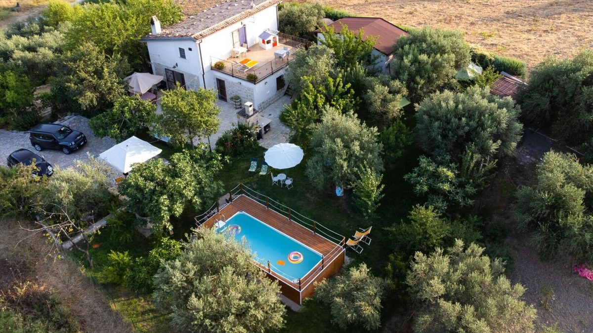 Guardialfiera Villa | Stunning private villa for 6 guests with WIFI, private pool, A/C, TV, terrace and panoramic view
