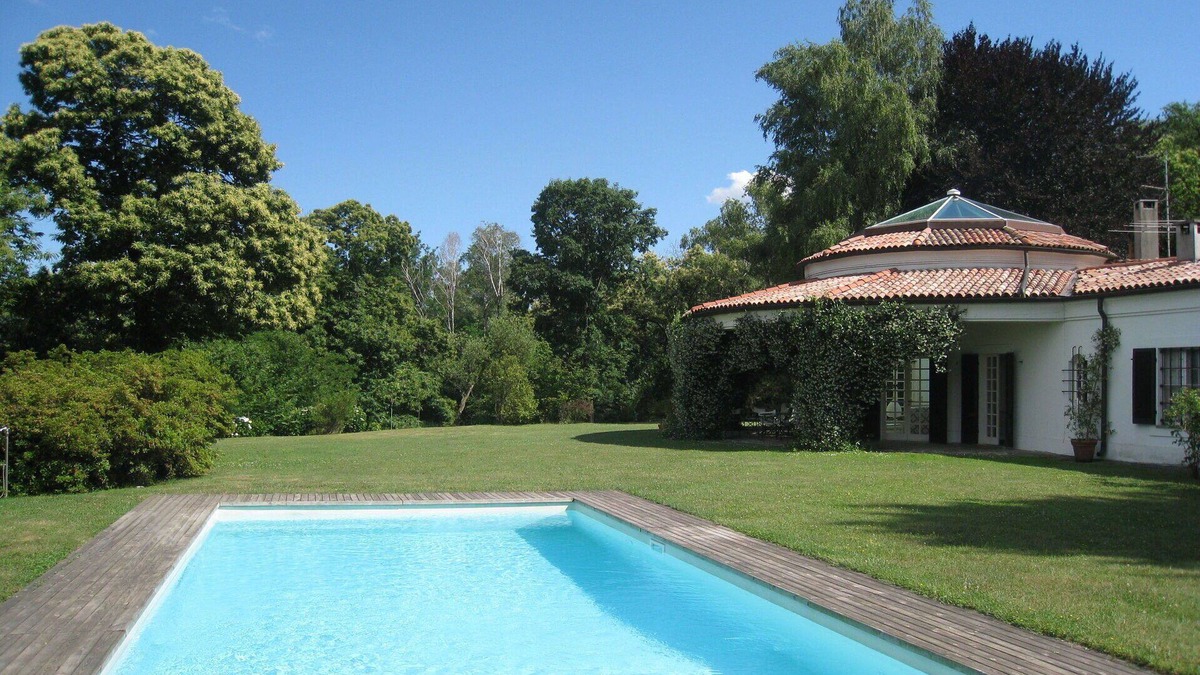 Dormelletto Villa | Stunning private villa for 12 people with private pool, WIFI, TV and patio