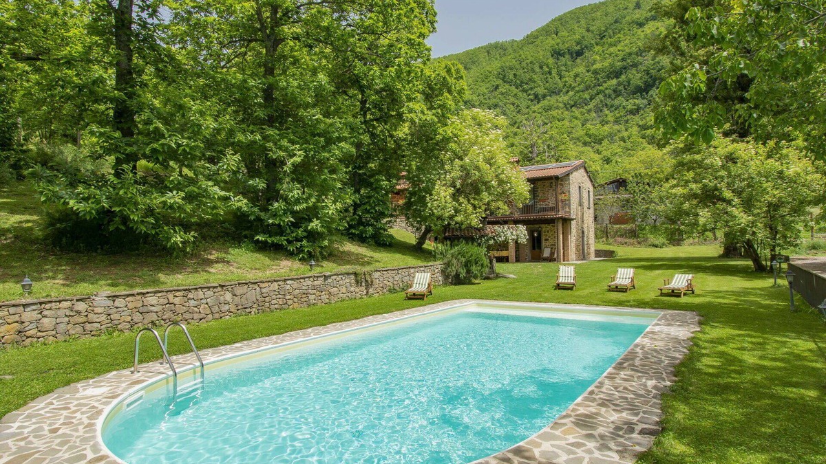 San Romano in Garfagnana Villa | Stunning private villa for 10 people with WIFI, private pool, TV, terrace and pets allowed