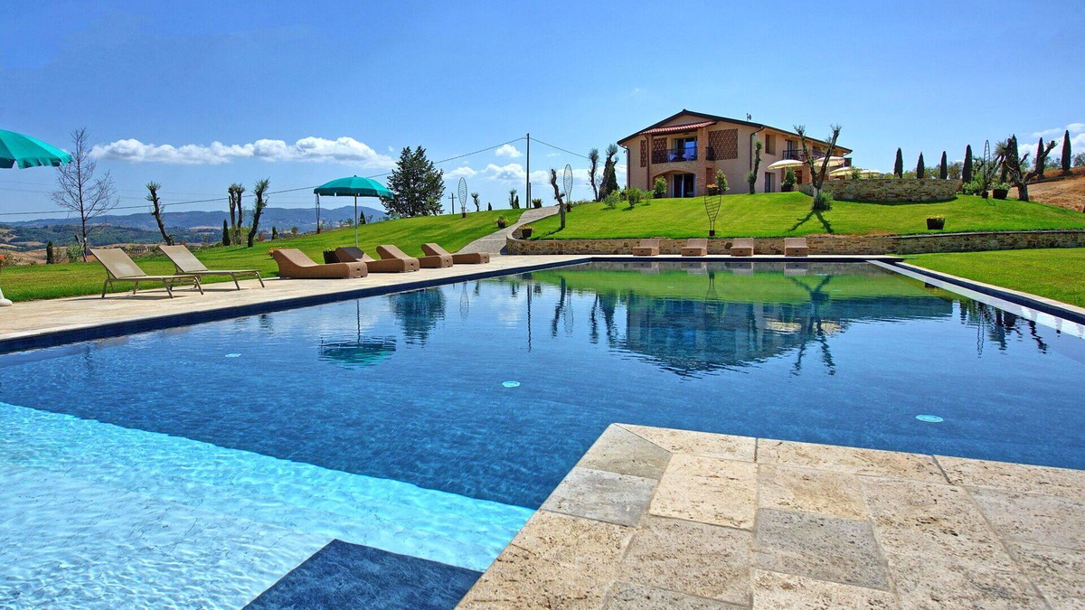 Peccioli Villa | Stunning private villa for 12 guests with A/C, private pool, WIFI, TV, patio and panoramic view