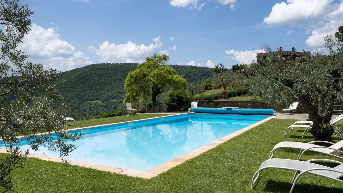 Subbiano Villa | Stunning private villa with WIFI, hot tub, private pool, A/C, TV and terrace, close to Arezzo