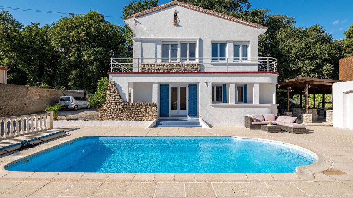 Plage d'Argeles House | Stunning private villa for 8 people with WIFI, A/C, private pool, TV and terrace