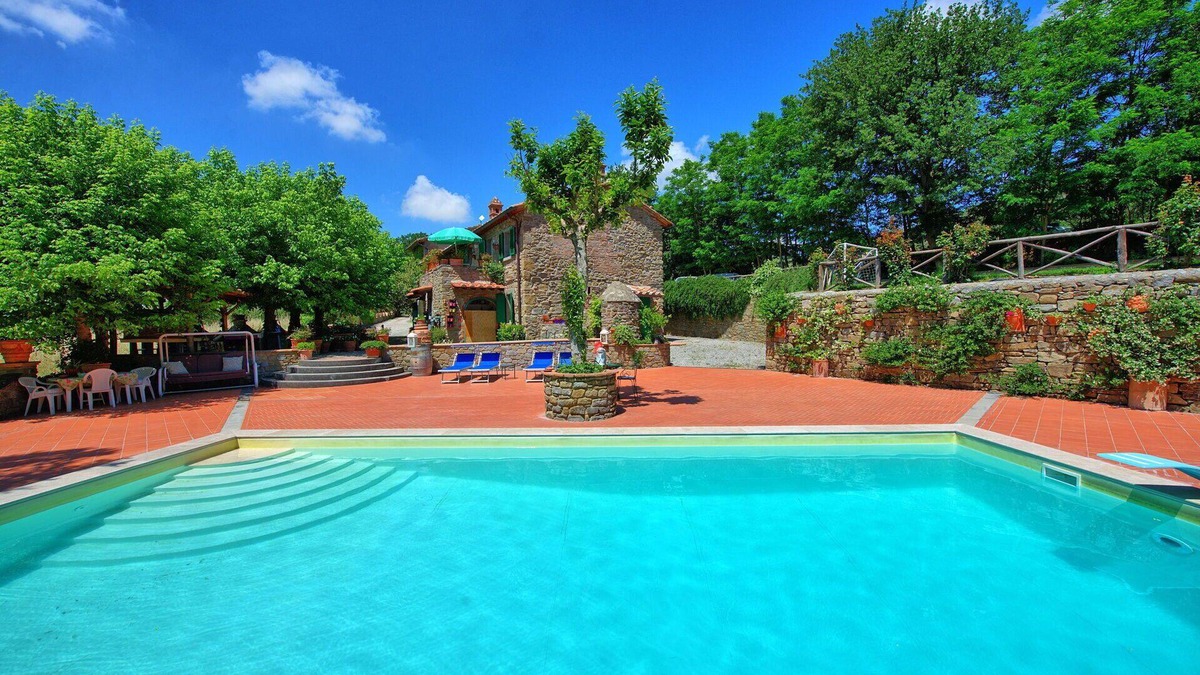 San Pietro a Cegliolo Villa | Stunning private villa with WIFI, private pool, A/C, TV and panoramic view, close to Cortona