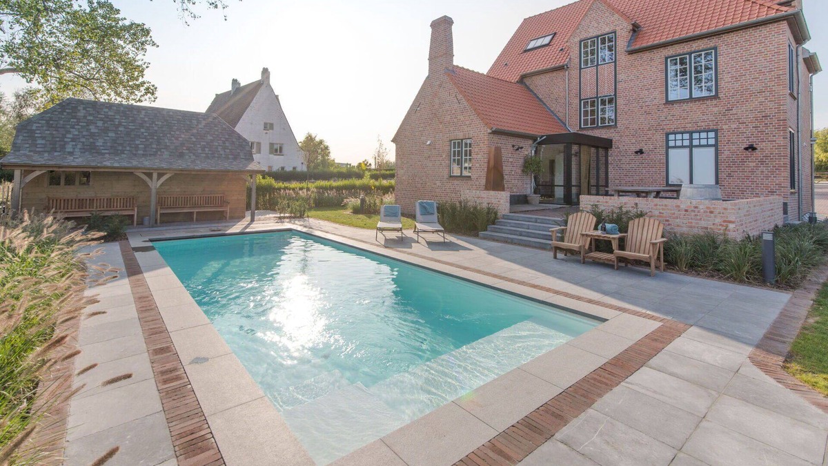 Zandvoorde Villa | Stunning private villa for 14 people with WIFI, private pool, TV, terrace and panoramic view