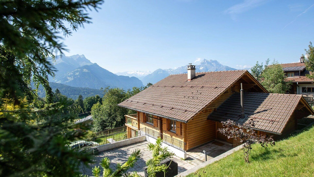 Chesieres House | Stunning private villa for 8 guests with WIFI, TV and terrace