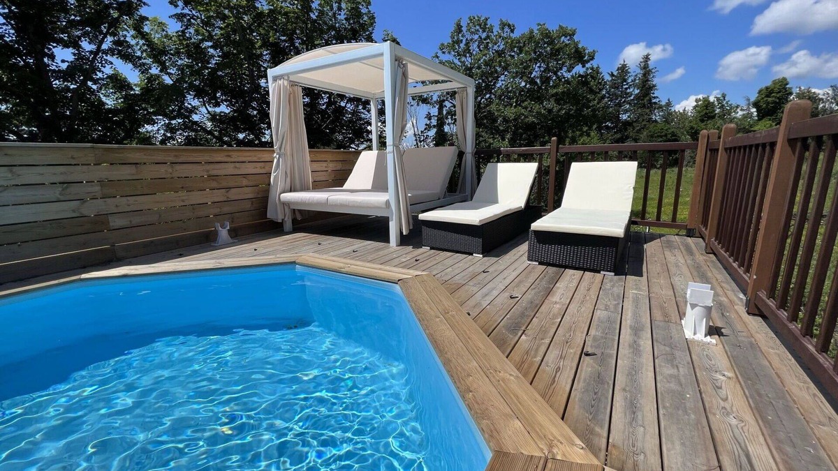Cruis House | Stunning private villa for 6 people with WIFI, private pool, TV, terrace and pets allowed