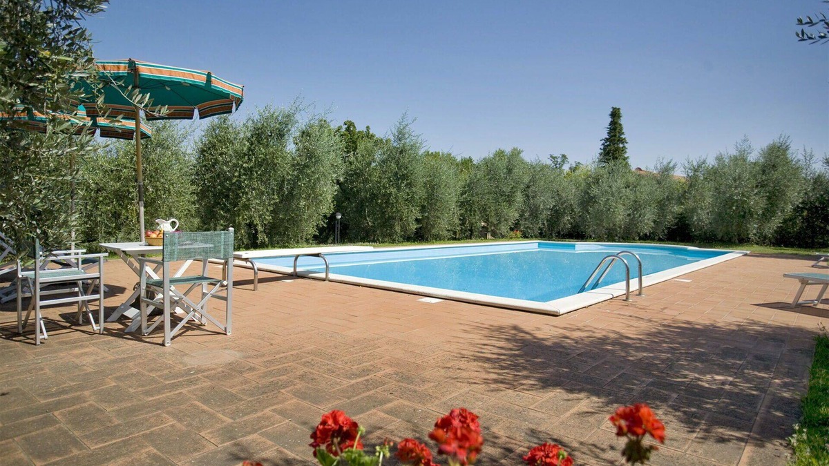 Palaia Villa | Stunning private villa for 8 guests with private pool, WIFI, TV and patio