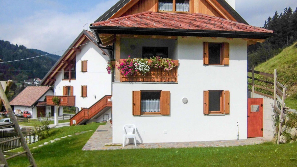 Ovaro House | Stunning private villa for 4 guests with WIFI, TV and balcony