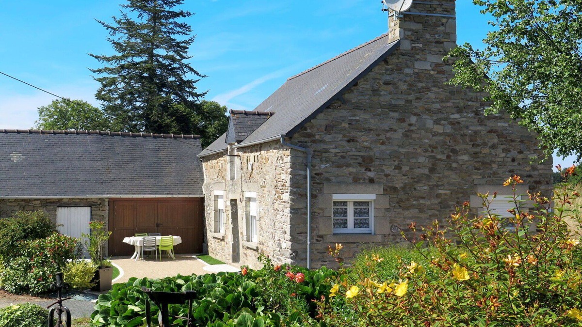 Matignon House | Stunning private villa for 4 guests with TV and pets allowed
