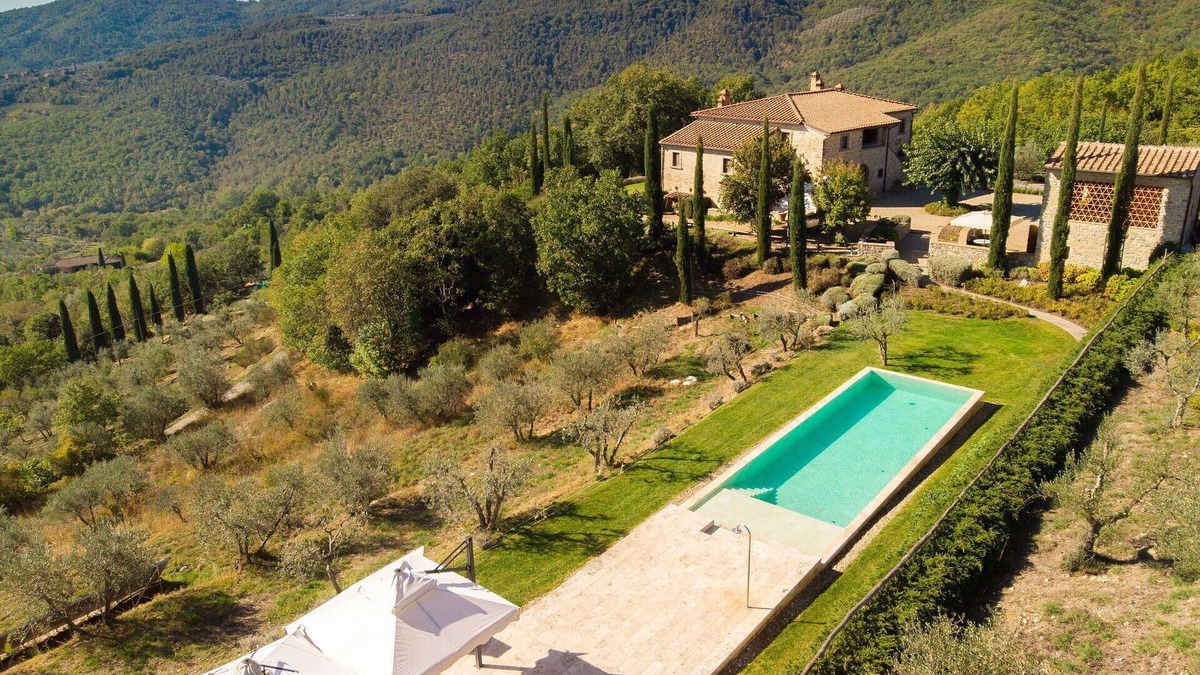 Bucine Villa | Stunning private villa for 12 guests with WIFI, A/C, private pool, TV, patio and panoramic view