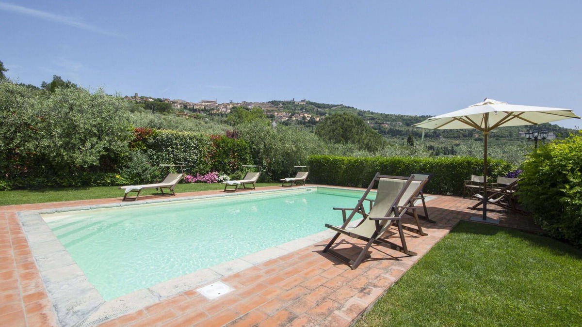 Camucia Villa | Stunning private villa for 13 people with A/C, private pool, WIFI, TV, terrace and panoramic view