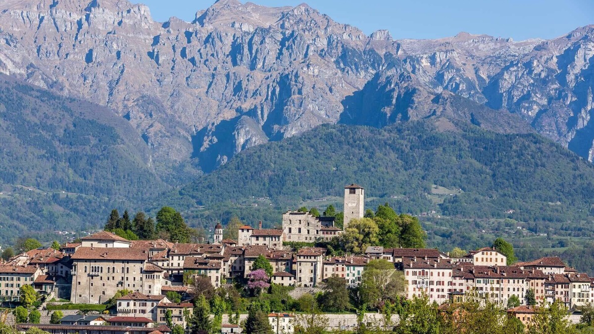 Feltre House | Stunning private villa for 4 people with A/C, WIFI and TV