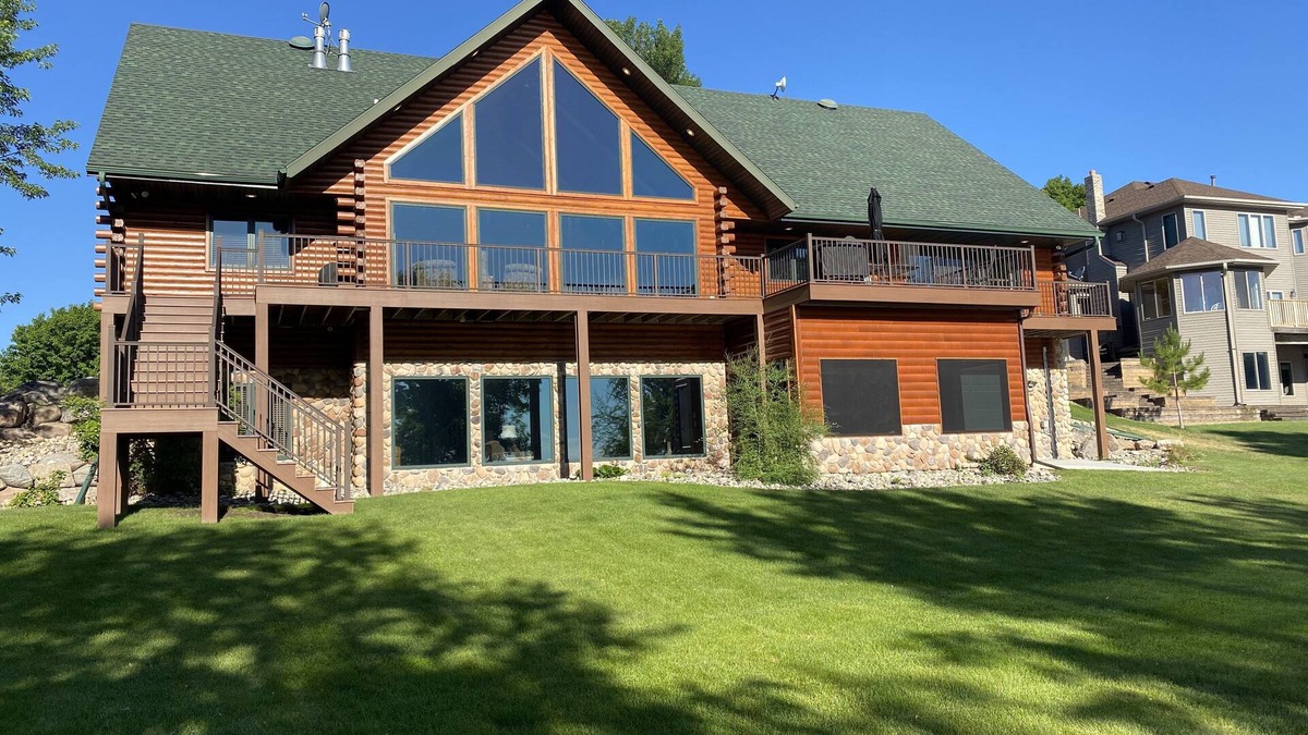Alexandria House | Stunning, relaxing home on Lake Carlos perfect for your vacation
