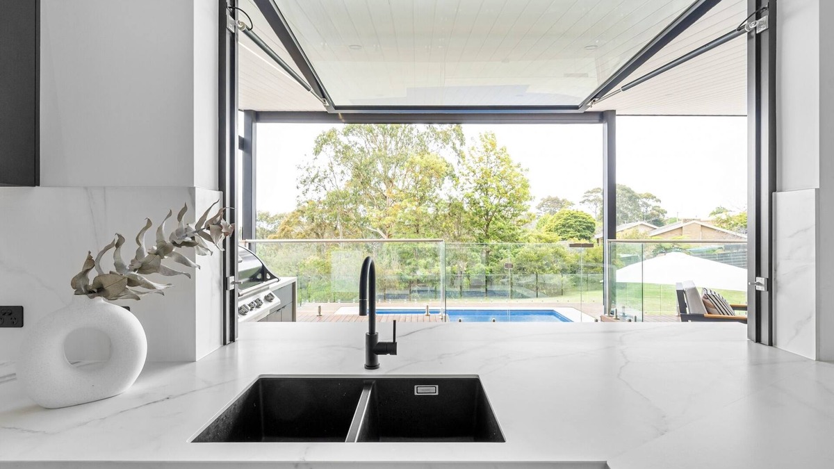 Mount Eliza House | Stunning resort style home with bay views.