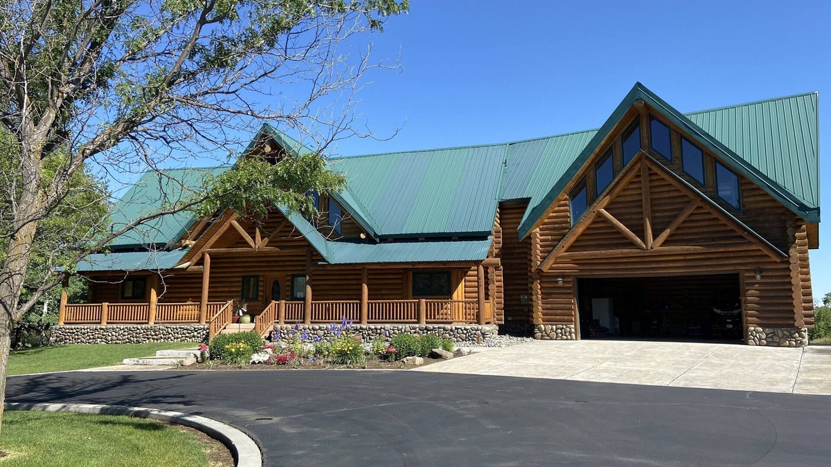 St. Anthony House | Stunning river front cabin with exceptional views.