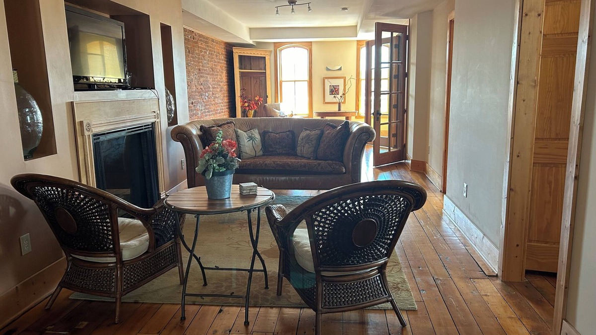 Wabasha Condo | Stunning river view loft in Wabasha near Eagle Center