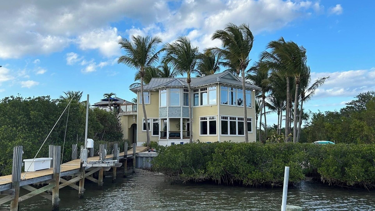 Vero Beach House | Stunning Riverfront Home with Private Beach and Close to the Ocean.