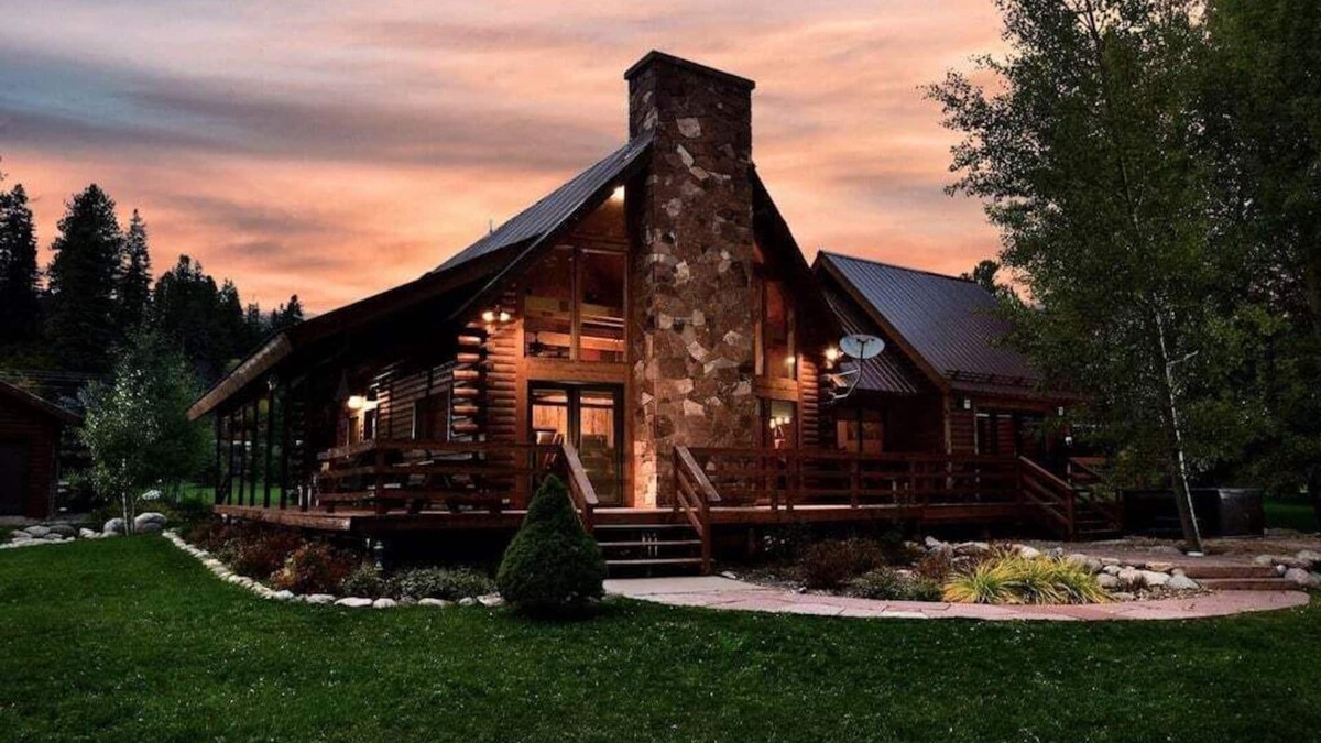 Durango - Purgatory Cabin | Stunning Riverside Cabin w/Private Hot Tub, Spacious Yard, Full Kitchen, Grill