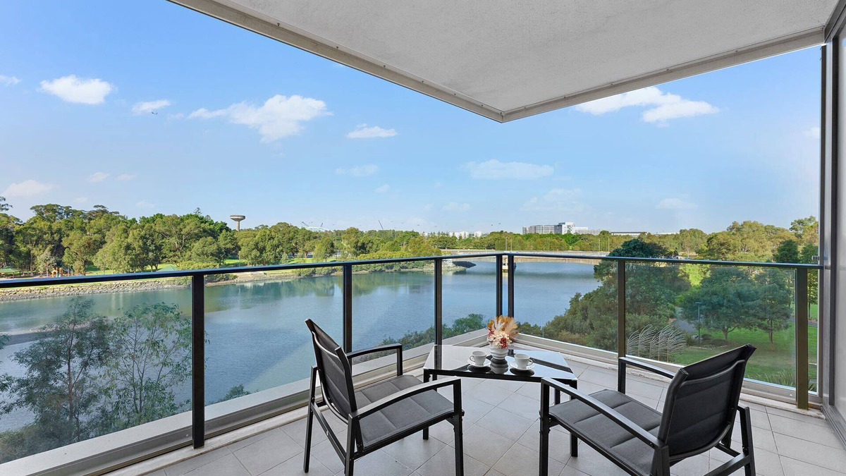 Tempe Apartment | Stunning Riverview 3Bedroom Apt/Wolli Creek/Great Transport links/Free Parking